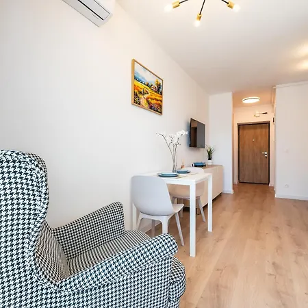 Hills Titanium - Sunny With Views Apartman