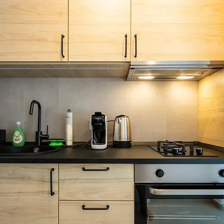 Hills Titanium - Sunny With Views Bukarest