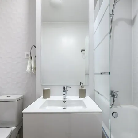 Hills Titanium - Sunny With Views Apartman Bukarest